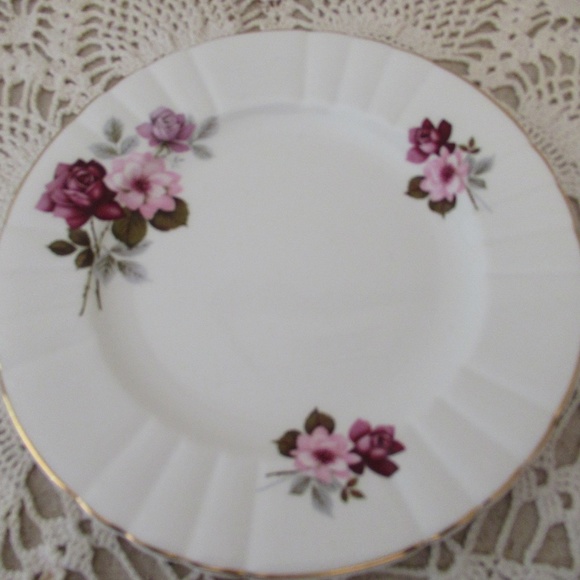 12 Piece Royal Grafton fine Bone China - Picture 3 of 12
